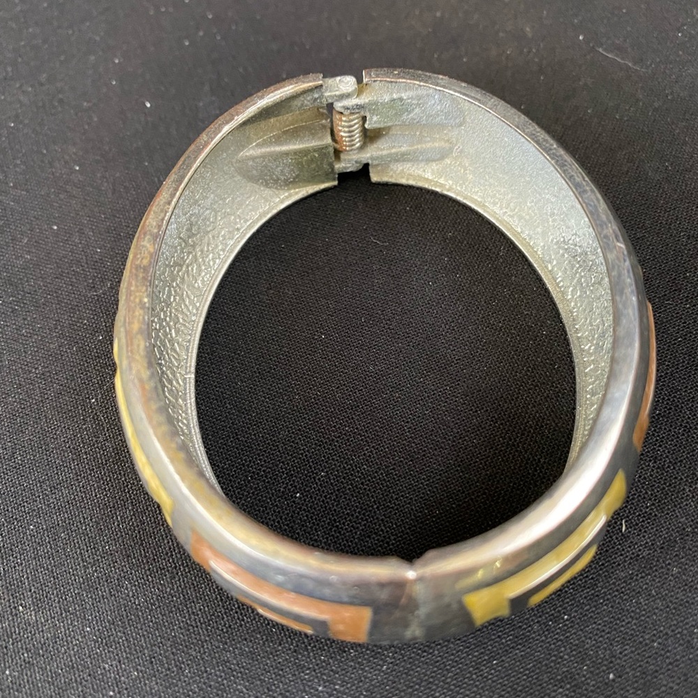 Vintage silver tone Greek key clamp bracelet - Picture 2 of 4